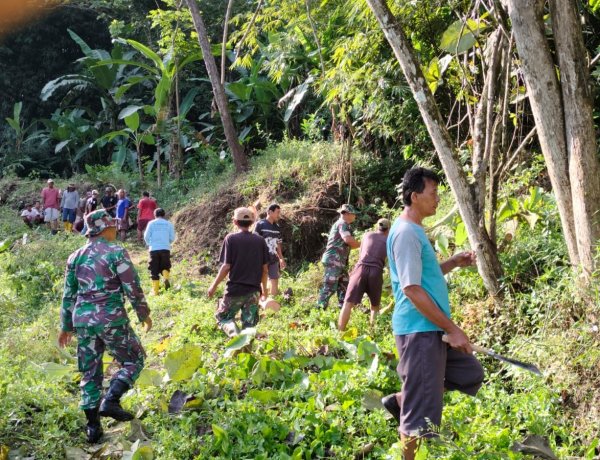 Gotong Royong TNI-Warga Boyolali: Jaga Lingkungan, Eratkan Kebersamaan